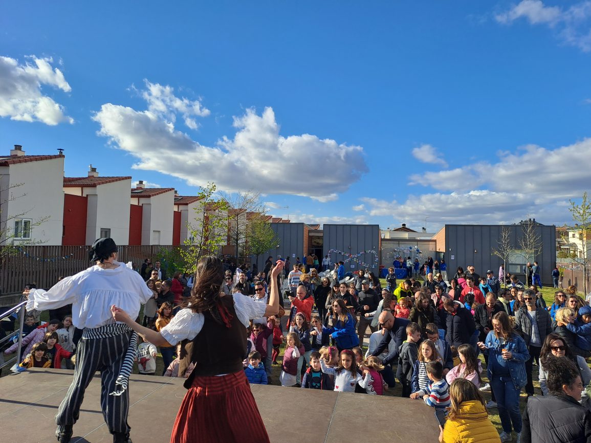 Autismo Ávila conmemora el Día Mundial de Concienciación del Autismo en las Viviendas Gloria Fuertes